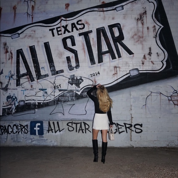 Meet Your Posher, Lily - Picture 4 of 7